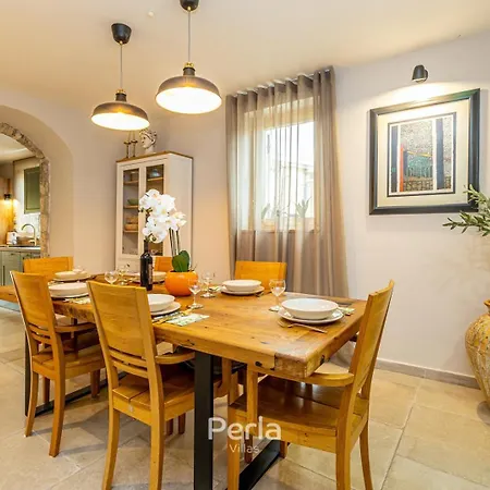 Casa Lyra With Heated Pool In Novigrad 800m From The