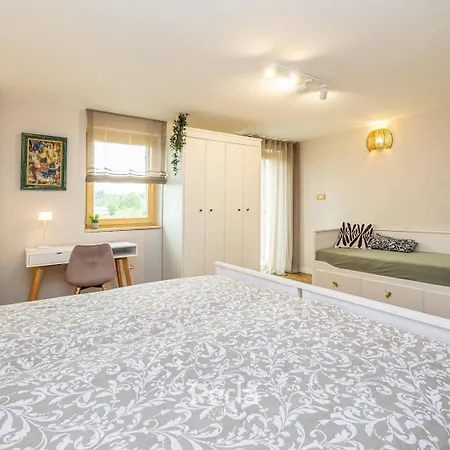 度假居 Casa Lyra With Heated Pool In Novigrad 800m From The