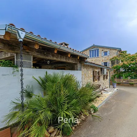 Casa Lyra With Heated Pool In Novigrad 800m From The *