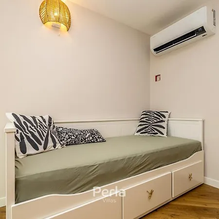 Casa Lyra With Heated Pool In Novigrad 800m From The 度假居