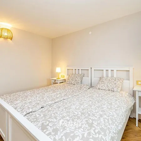 Casa Lyra With Heated Pool In Novigrad 800m From The 度假居