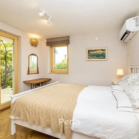 Casa Lyra With Heated Pool In Novigrad 800m From The Holiday home