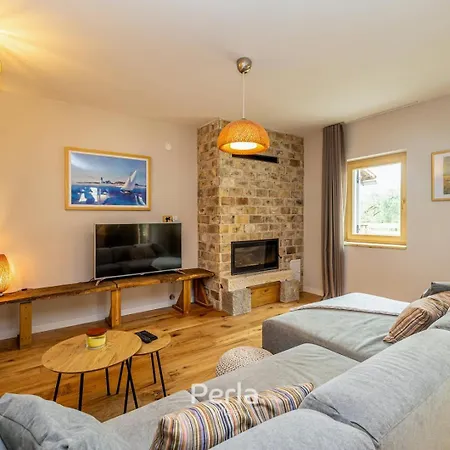 Holiday home Casa Lyra With Heated Pool In Novigrad 800m From The *