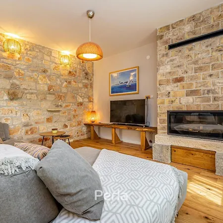 Casa Lyra With Heated Pool In Novigrad 800m From The