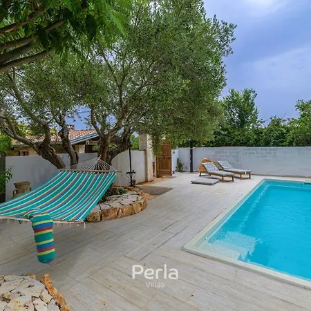 度假居 Casa Lyra With Heated Pool In Novigrad 800m From The